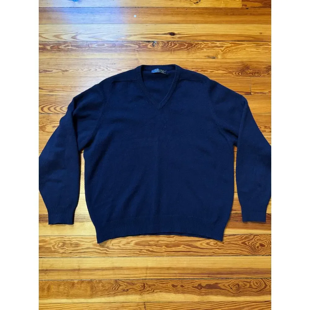 Brooks Brothers Men’s Cashmere V-Neck Sweater